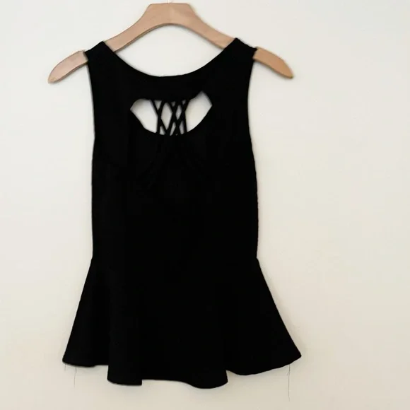 Charlotte Russe‎ Black Peplum Tank Top Womens Sz Medium Fitted Back Strap Detail - Picture 4 of 7